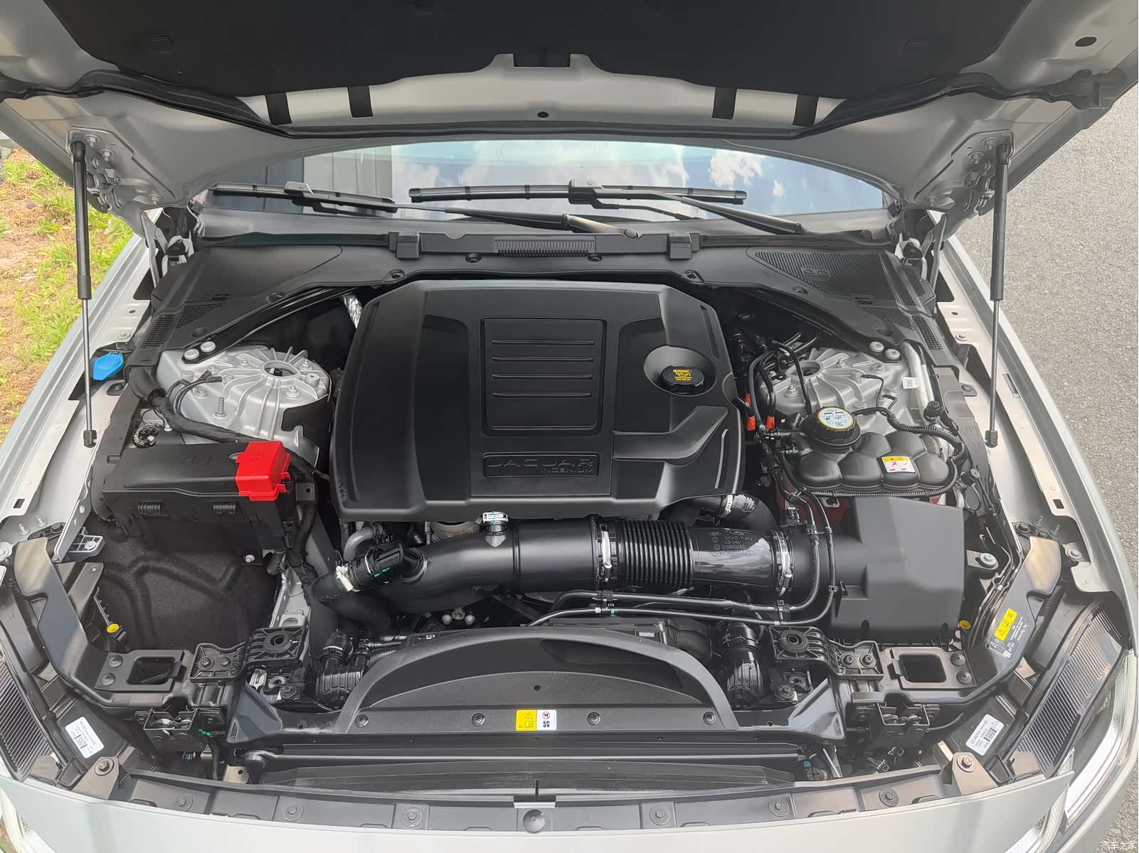 Land Rover P250, 2025 20