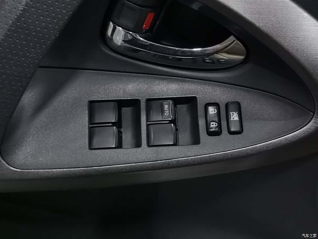 Toyota RAV4, 2012 9