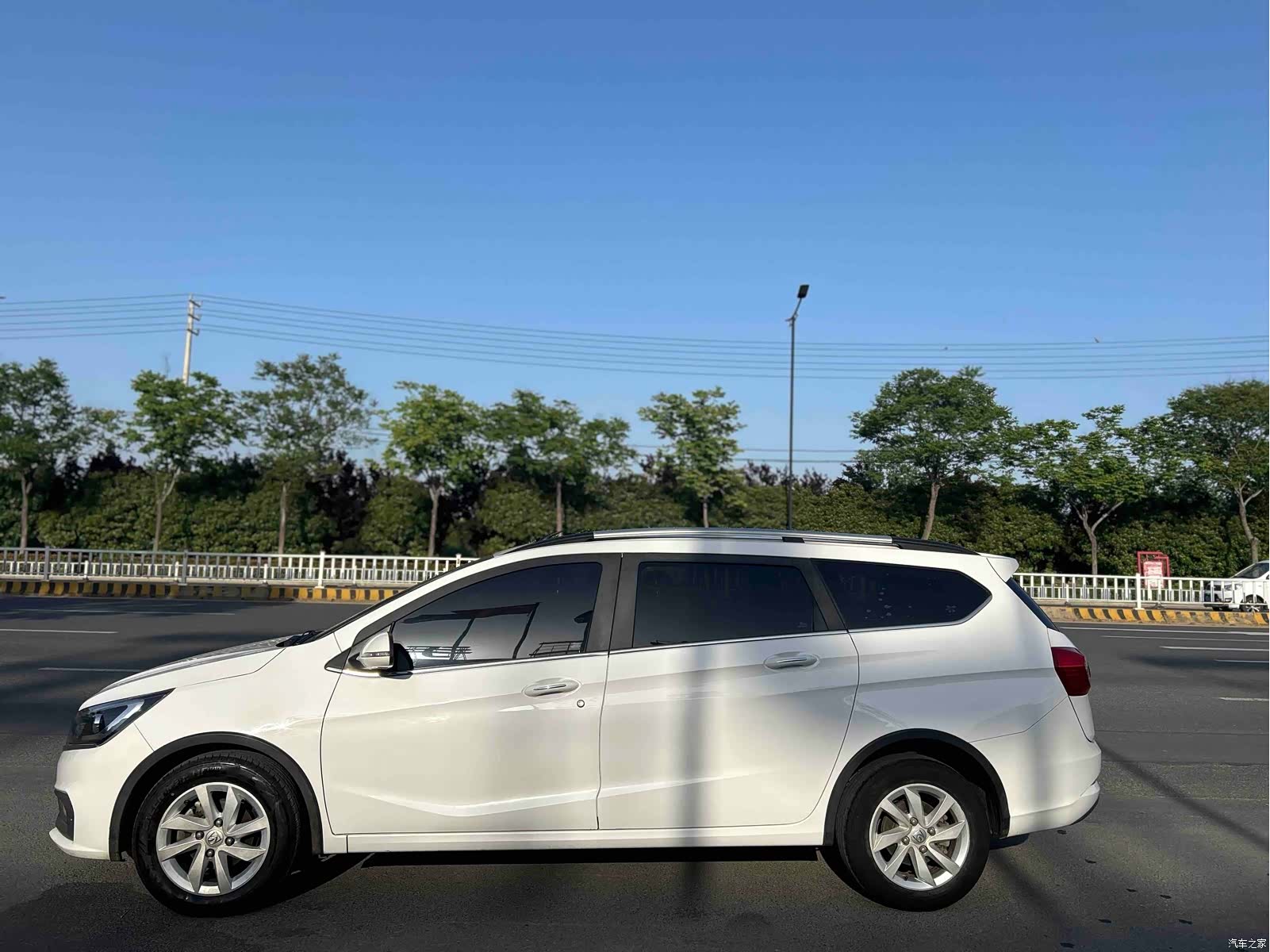Wuling 310W, 2018 2
