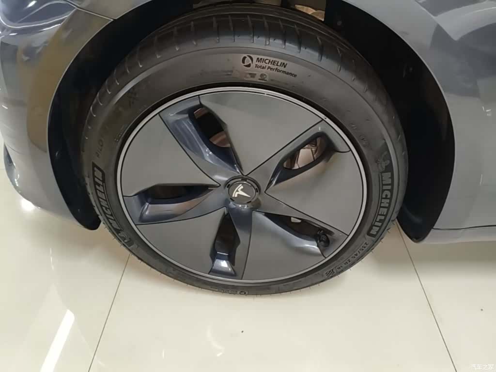 Tesla Model 3, 2020 23