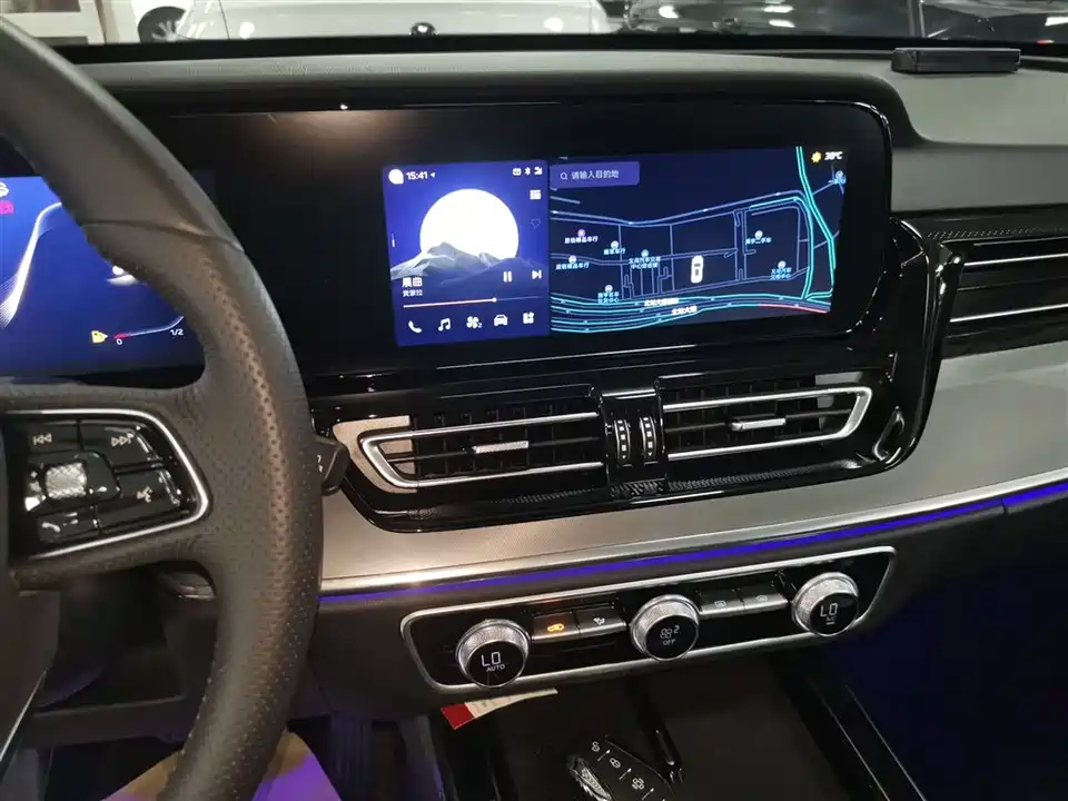 Hongqi HS5