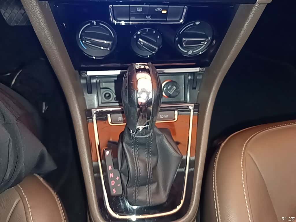 Volkswagen Bora, 2014 14