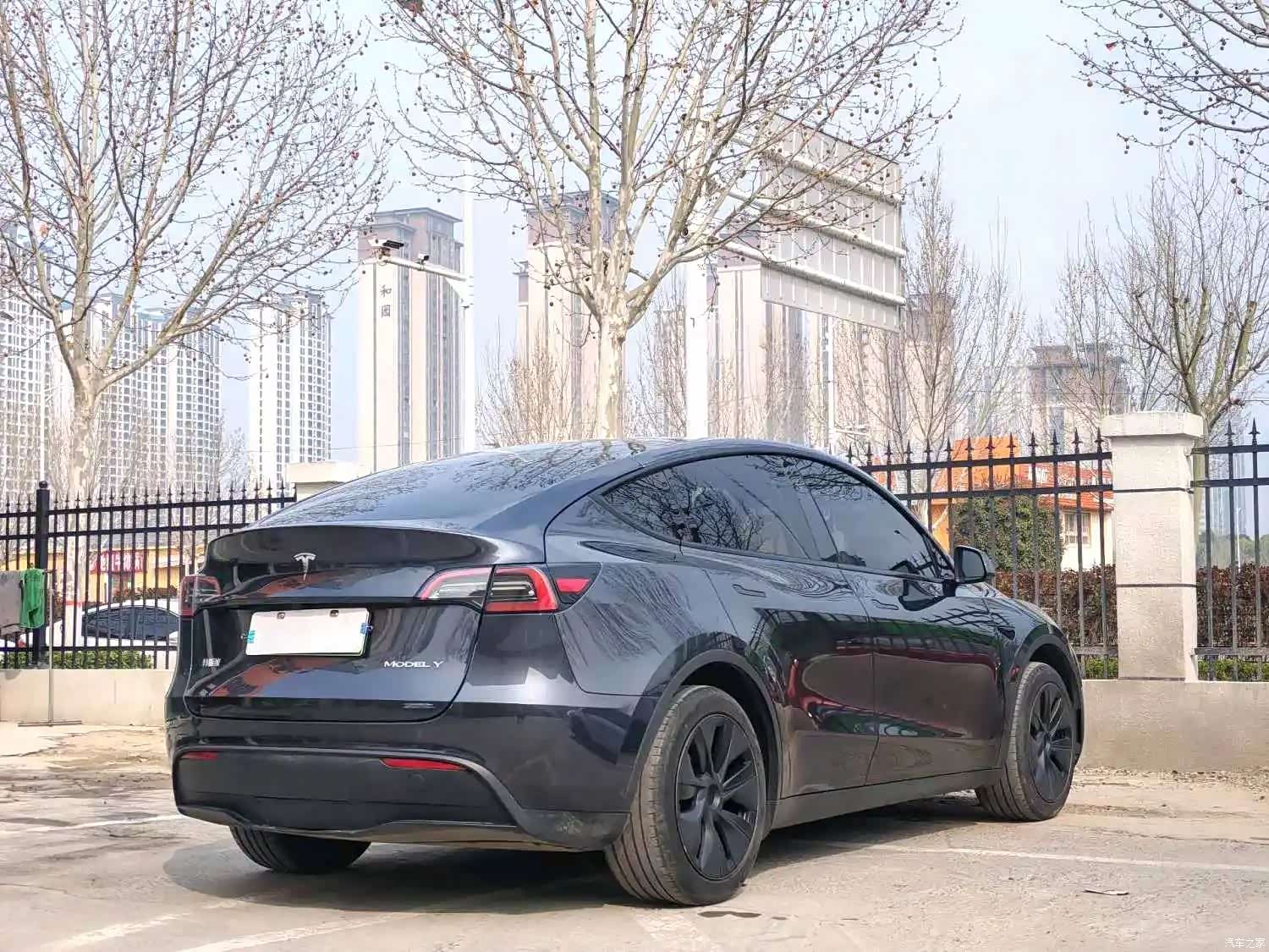 Tesla Model Y, 2024 7