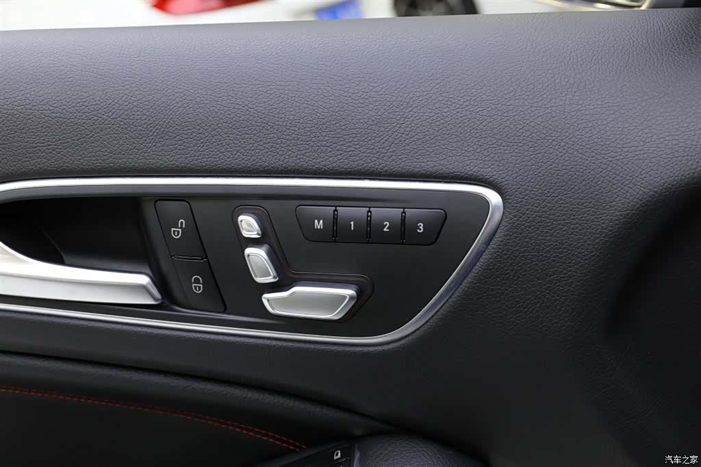 Mercedes-Benz GLA, 2019 15