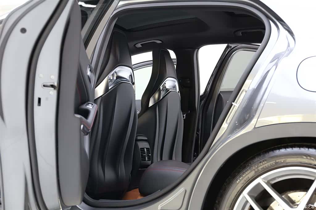 Mercedes-Benz GLA, 2019 6
