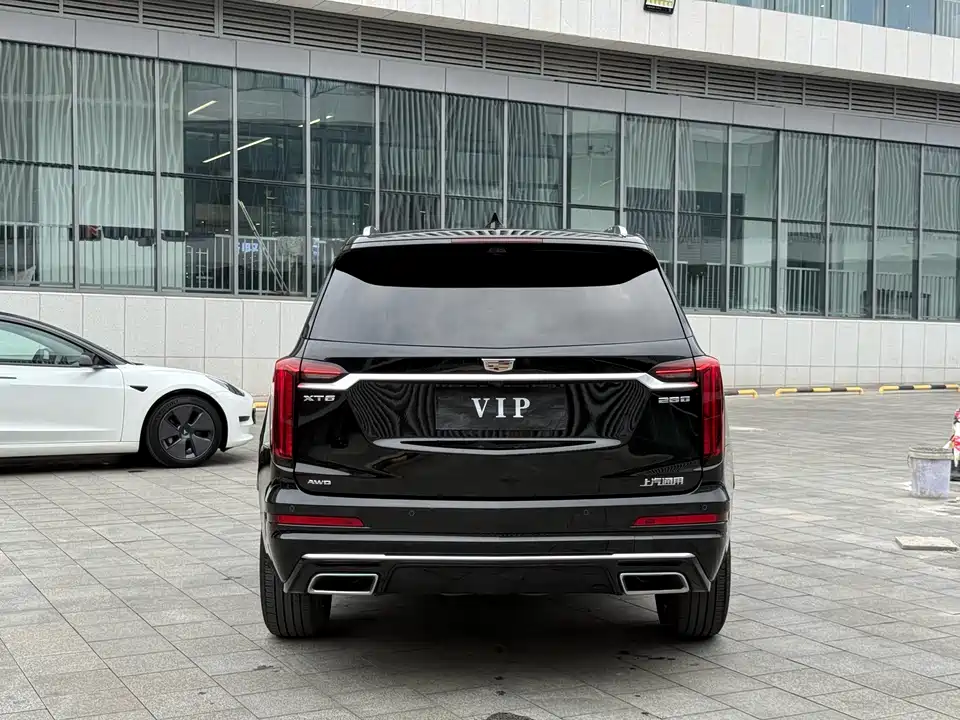Cadillac XT6