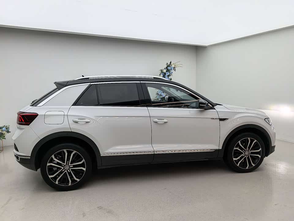 Volkswagen T-ROC exploring Songs