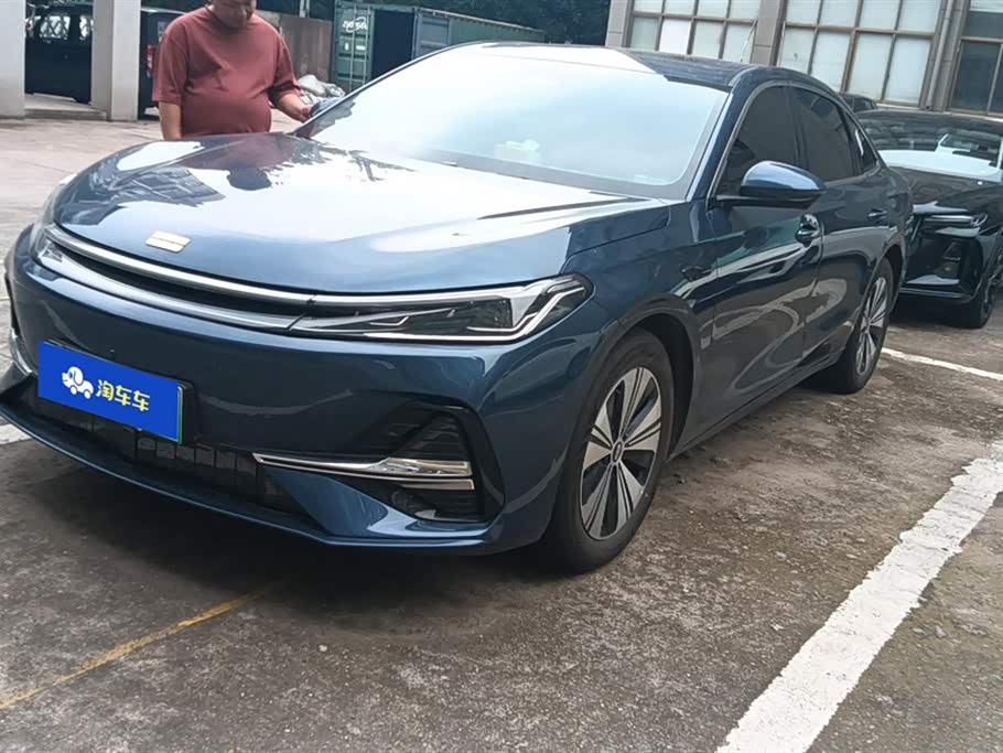 Geely Galaxy A7 EM