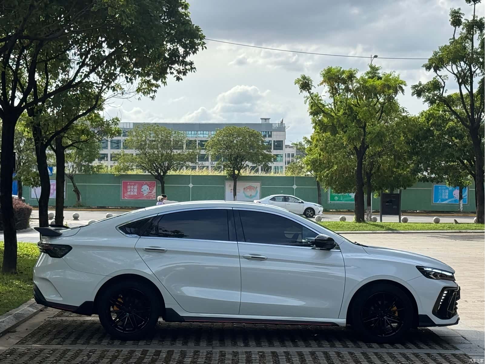 Geely Binray, 2023 4