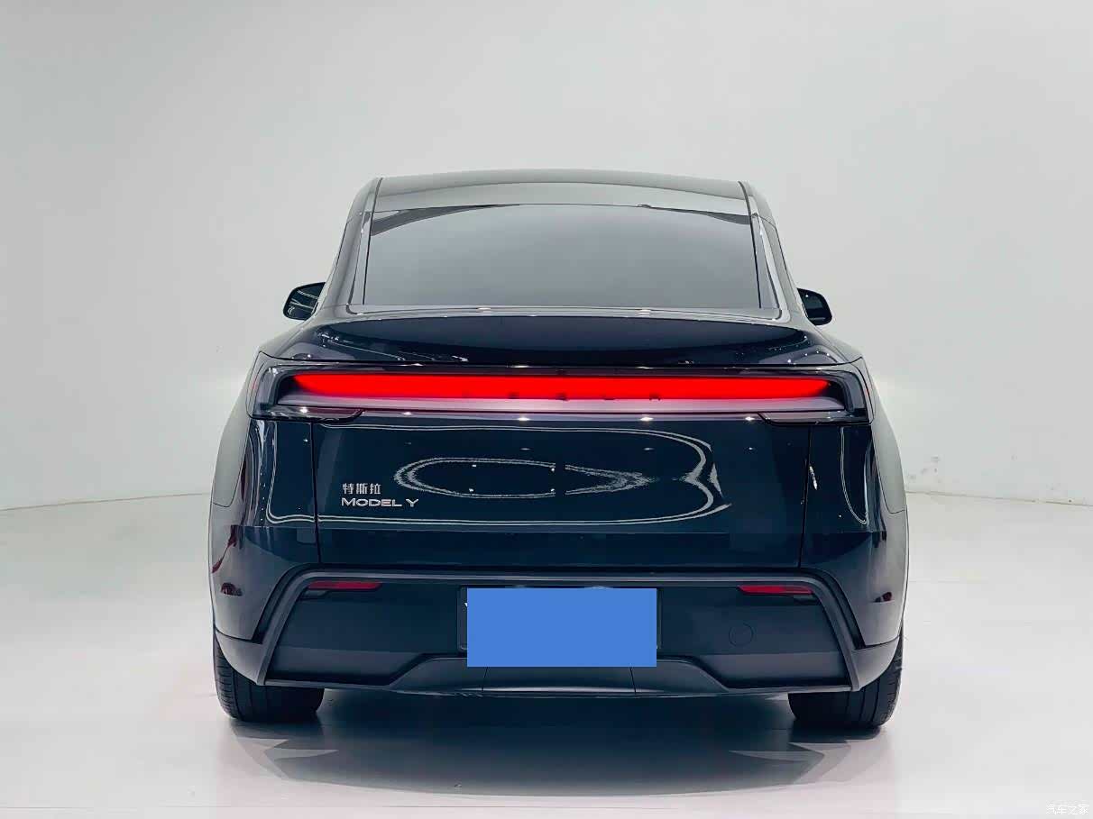 Tesla Model Y, 2026 все фото