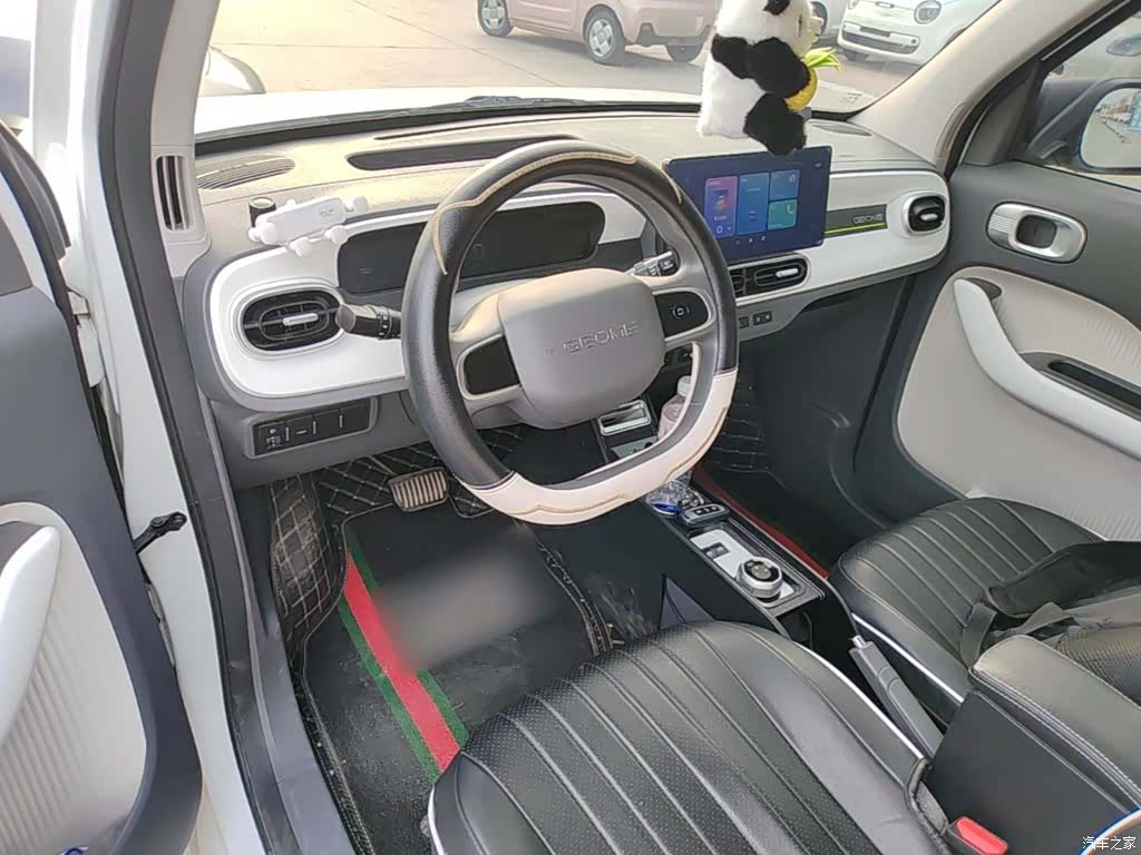 Geely Panda, 2025 10