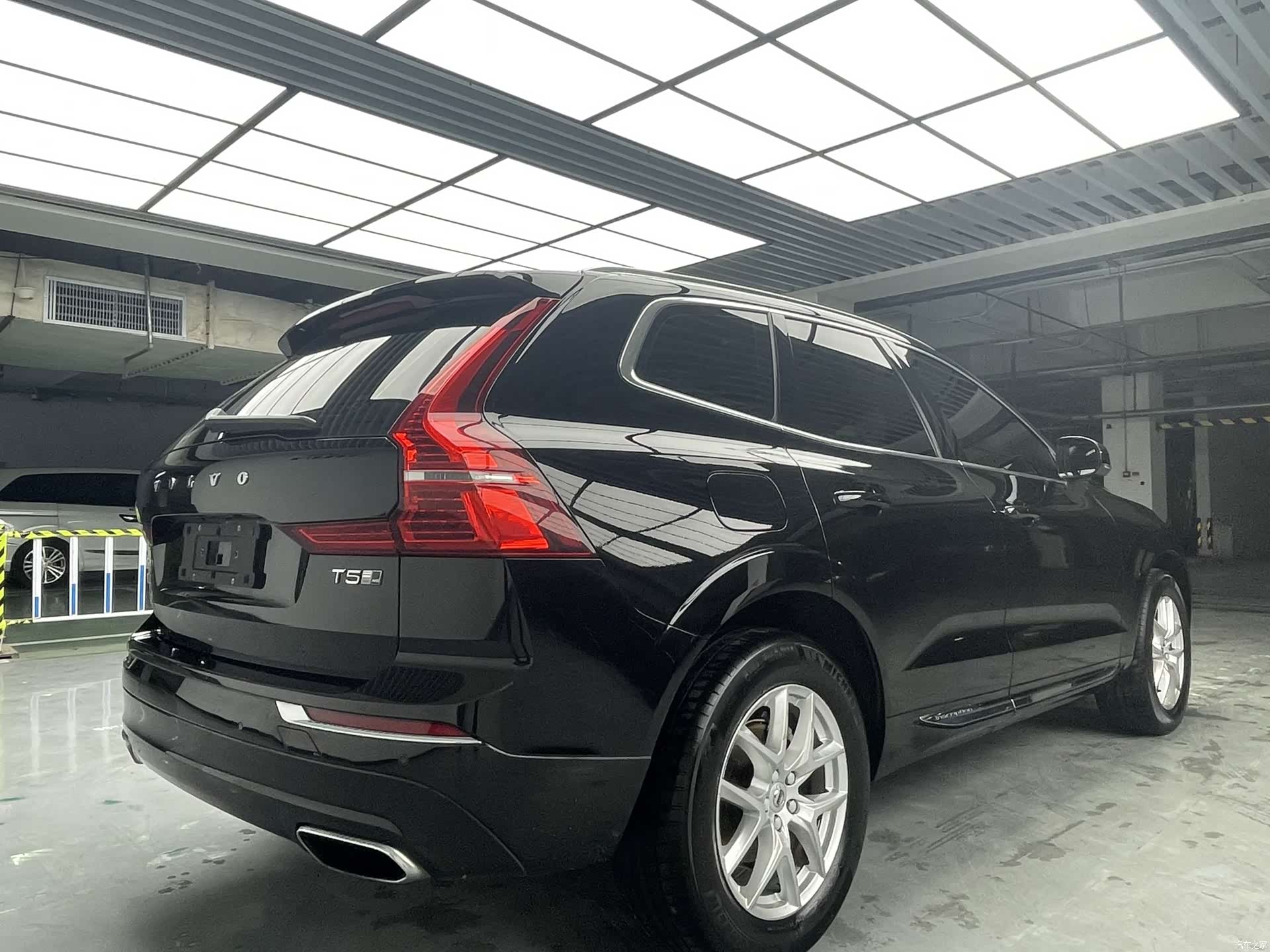 Volvo XC60, 2019 все фото