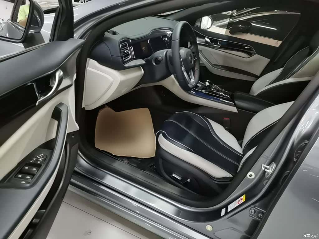 BYD Qin, 2023 15