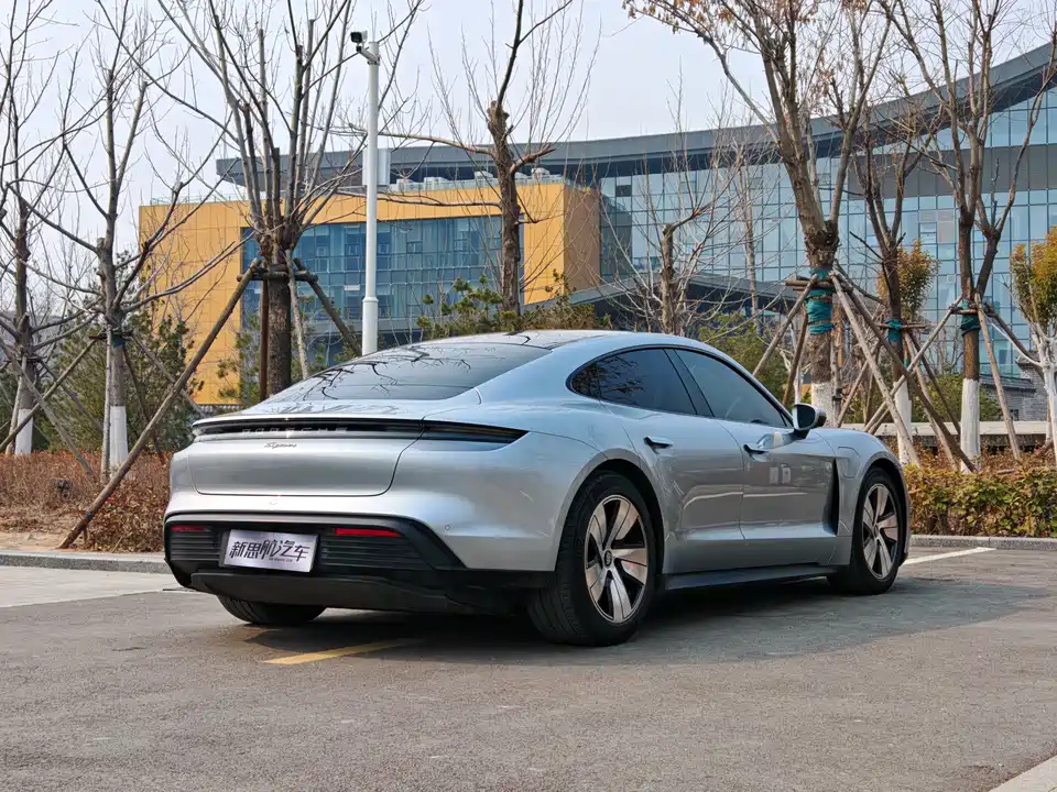 Porsche Taycan
