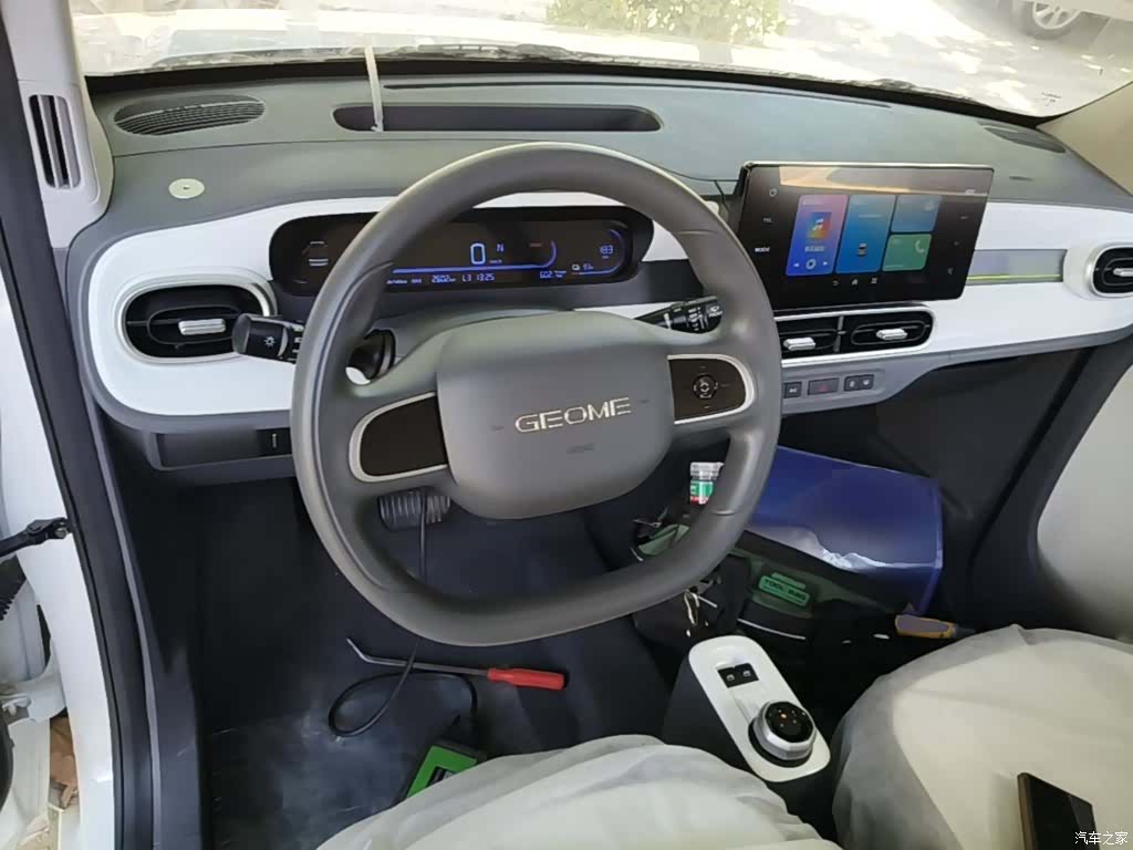 Geely Panda, 2025 11