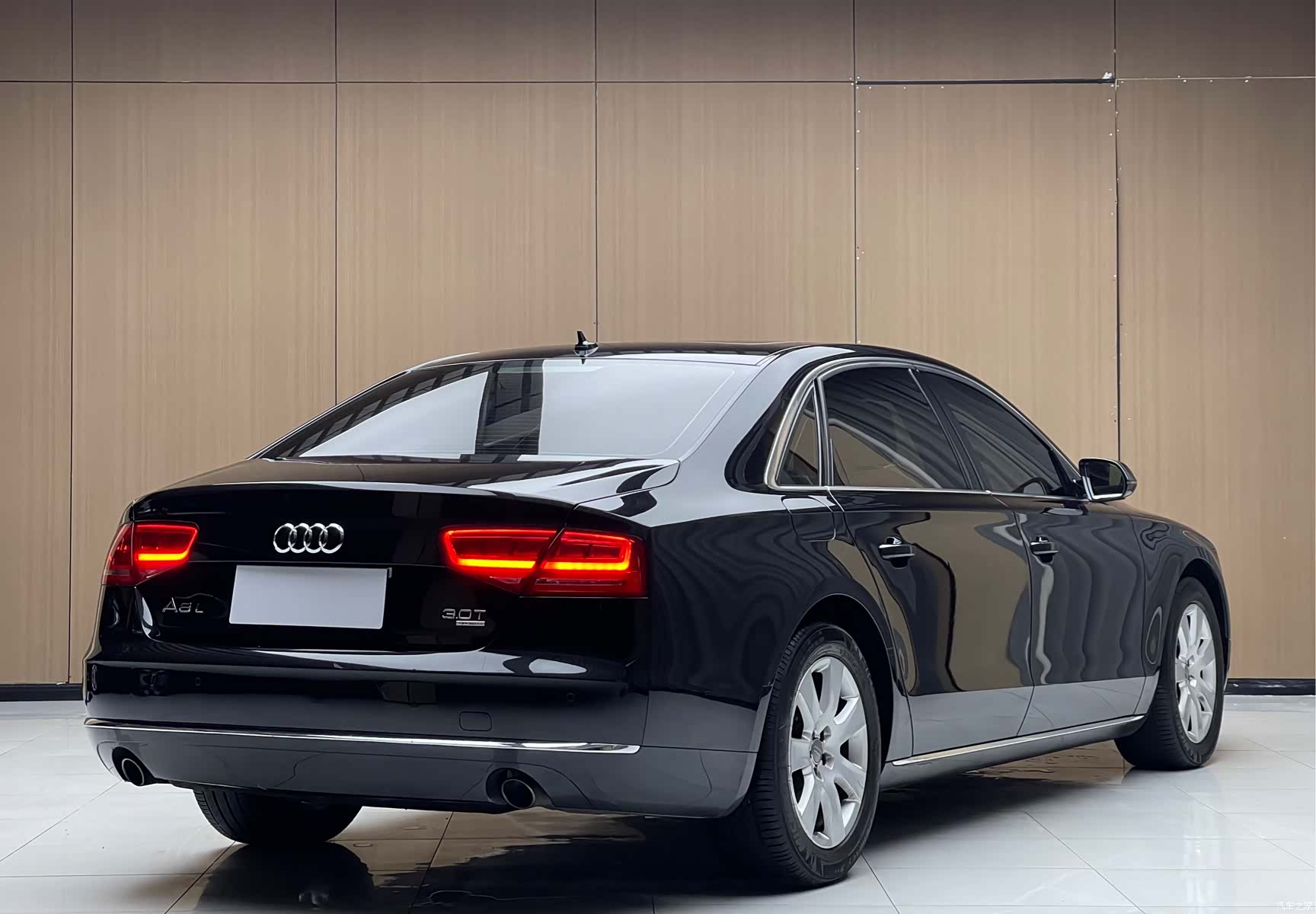 Audi A8L, 2011 3