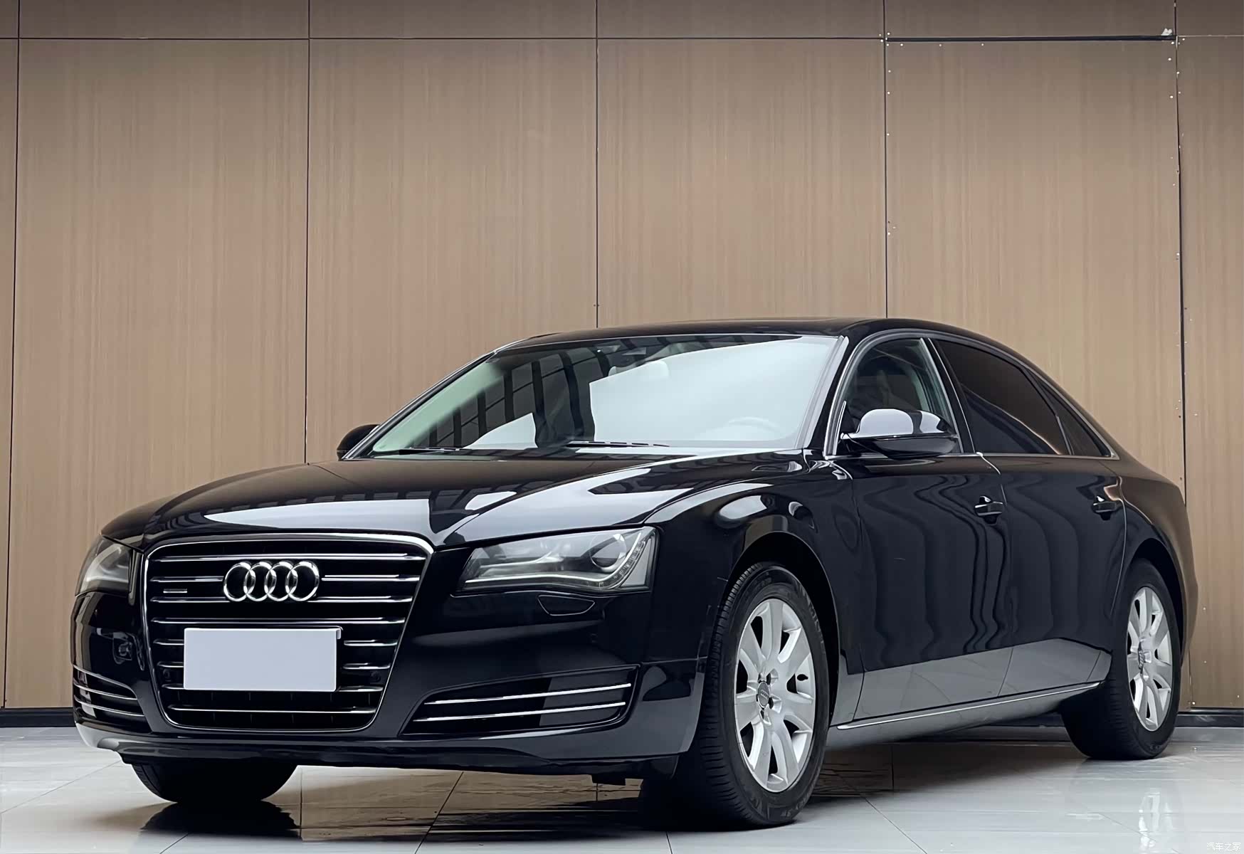 Audi A8L, 2011 1