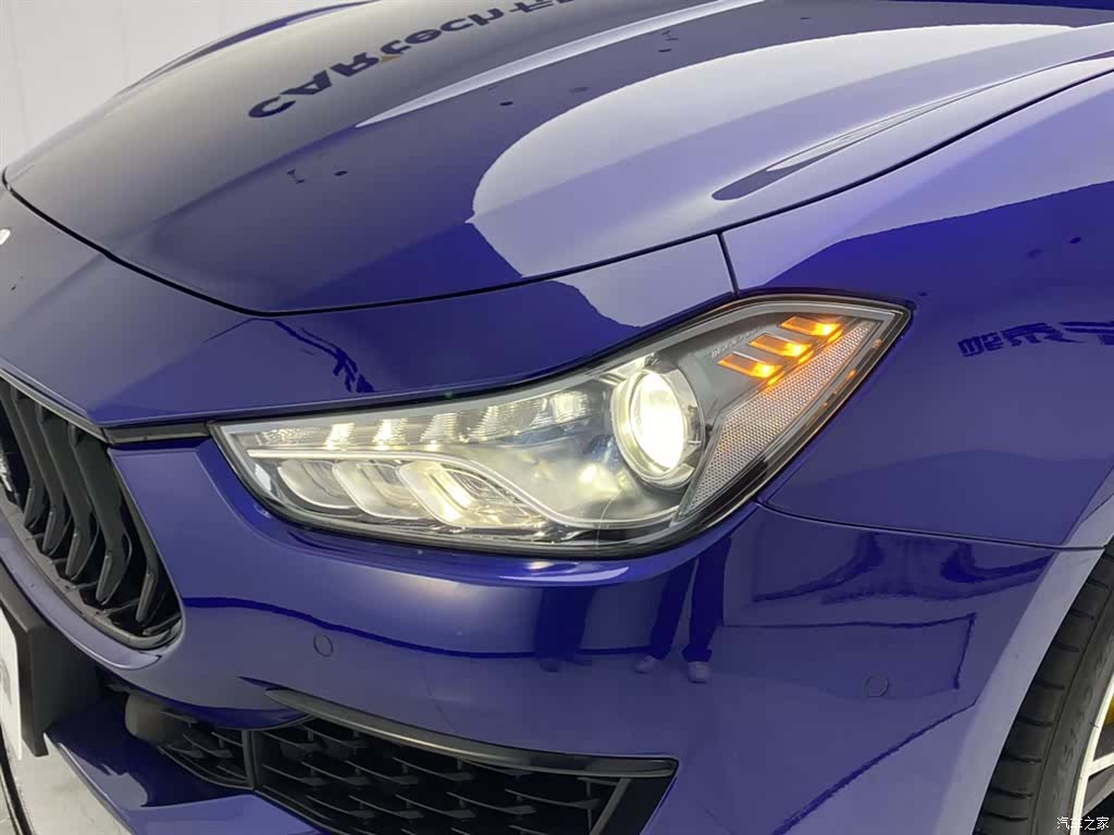 Maserati Ghibli, 2022 9