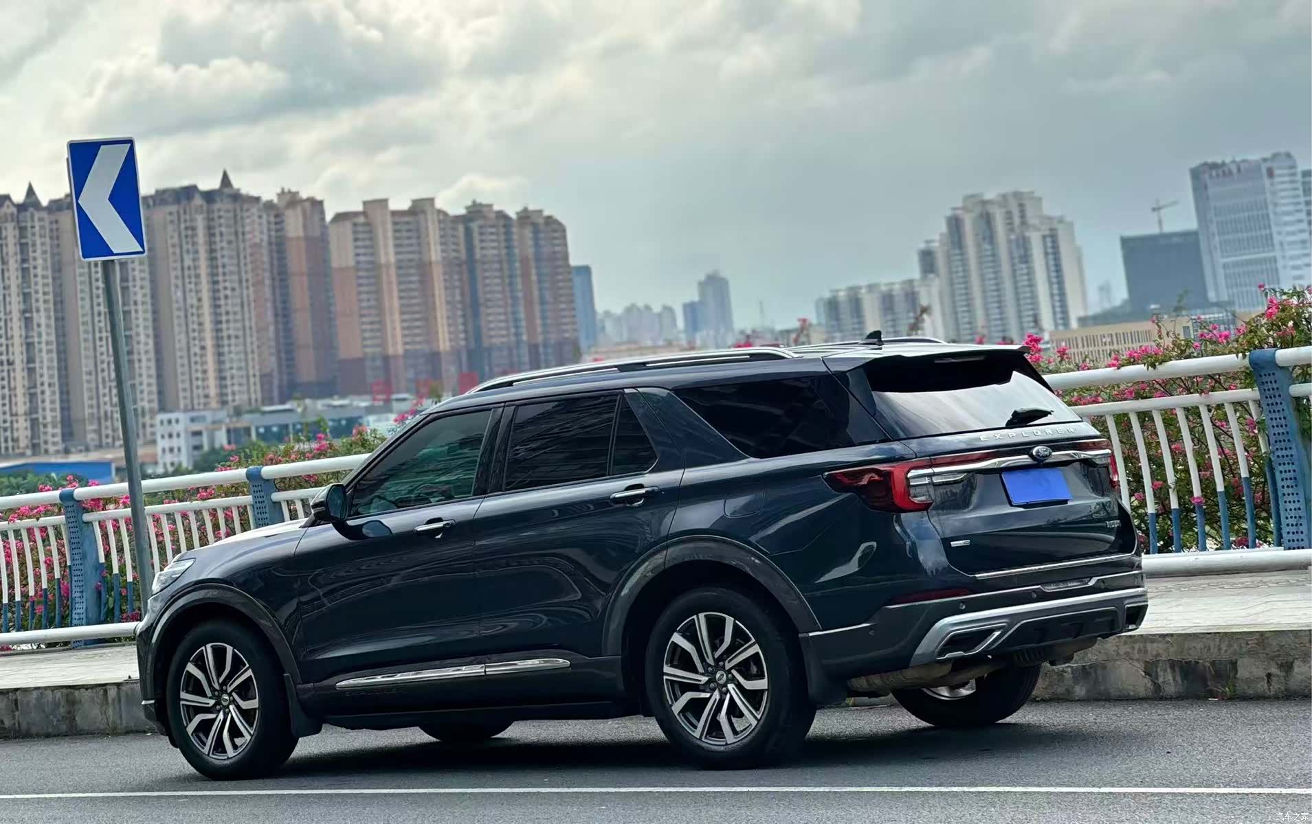 Ford Explorer, 2022 6
