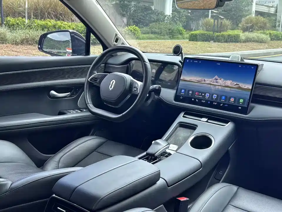 AITO Ask the world M5