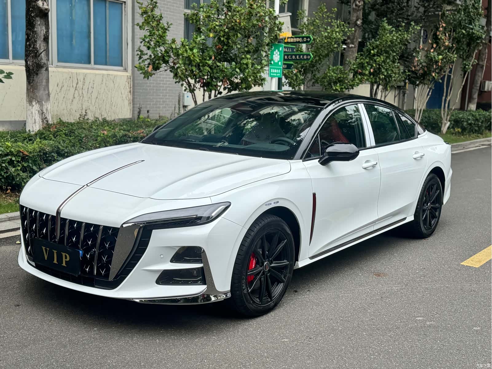 Hongqi H6