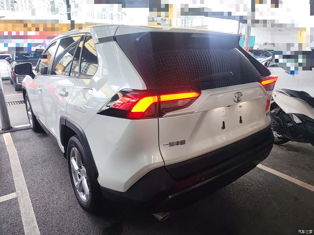 Toyota RAV4, 2021 6