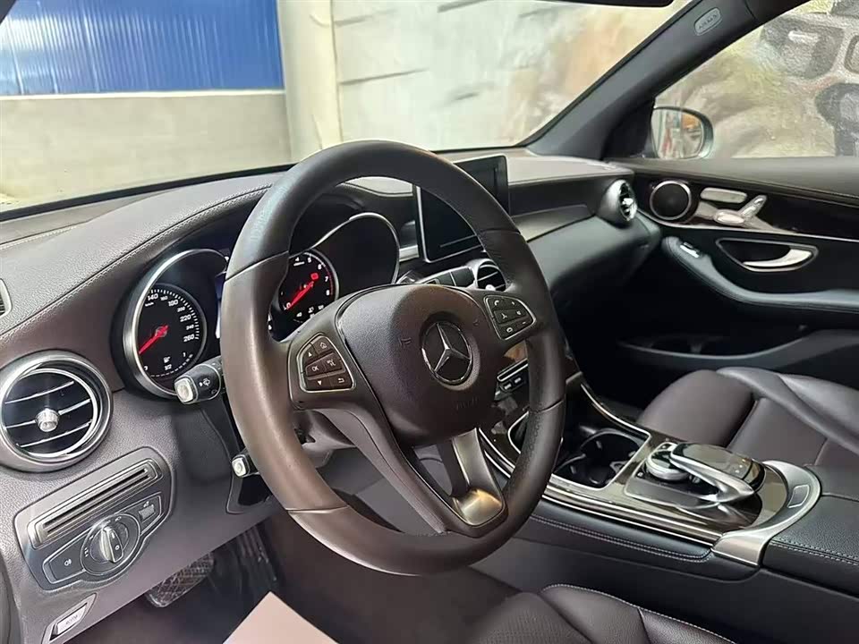Mercedes-Benz GLC Mercedes-Benz GLC