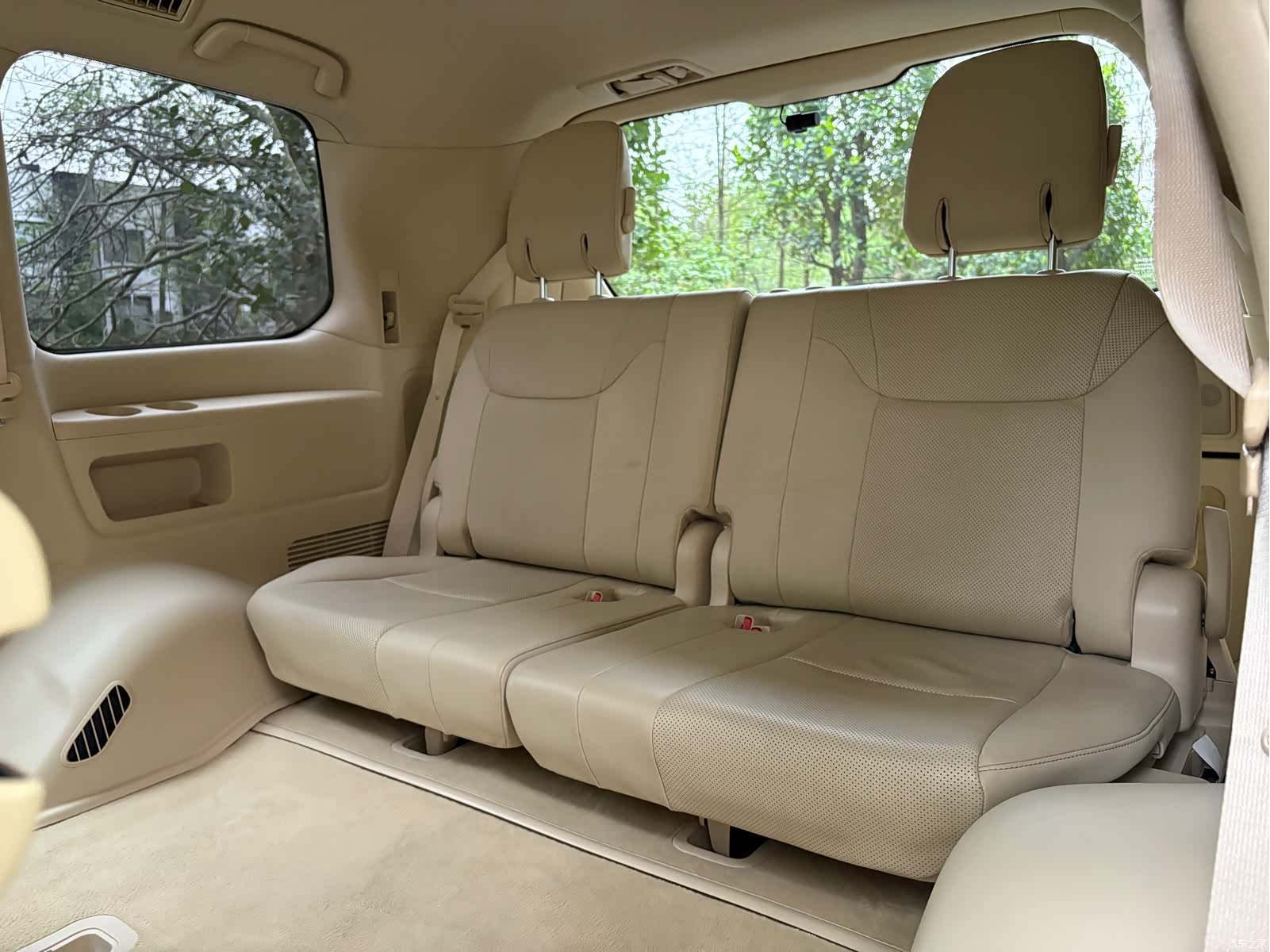Lexus LX, 2016 11