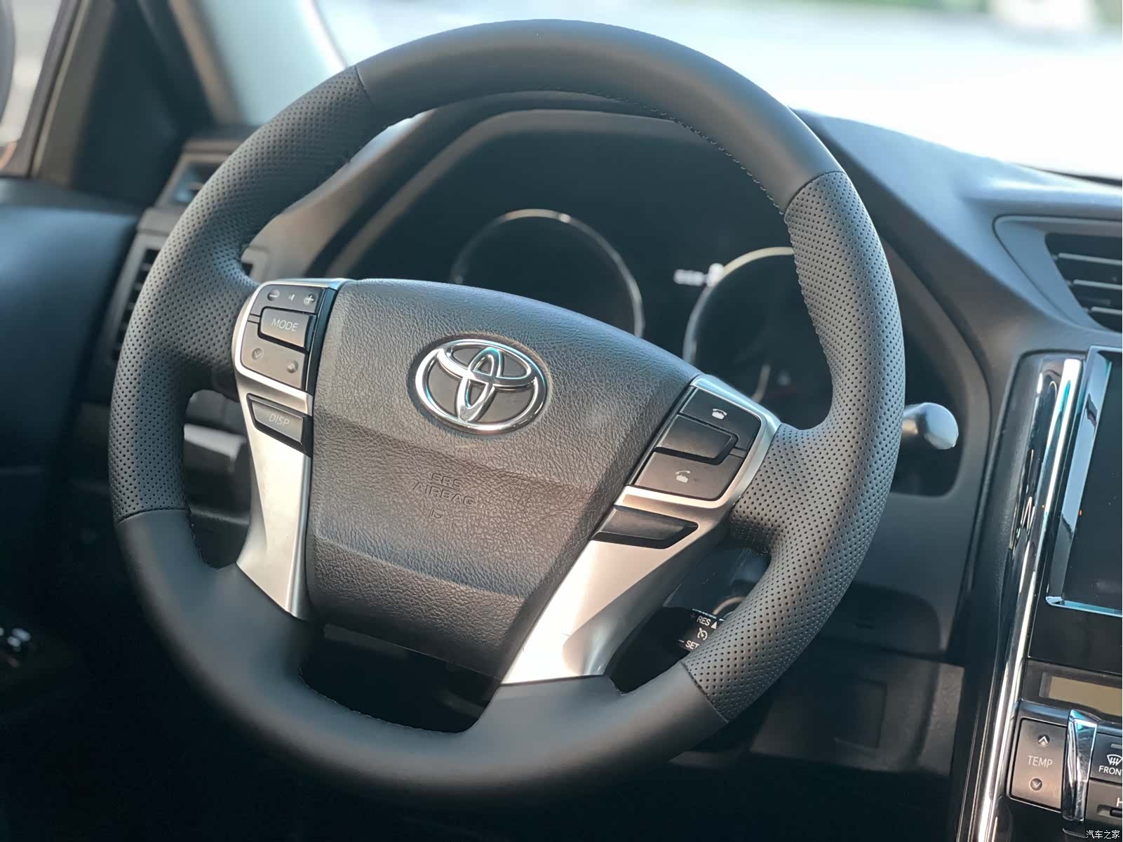 Toyota 2.5V, 2015 8