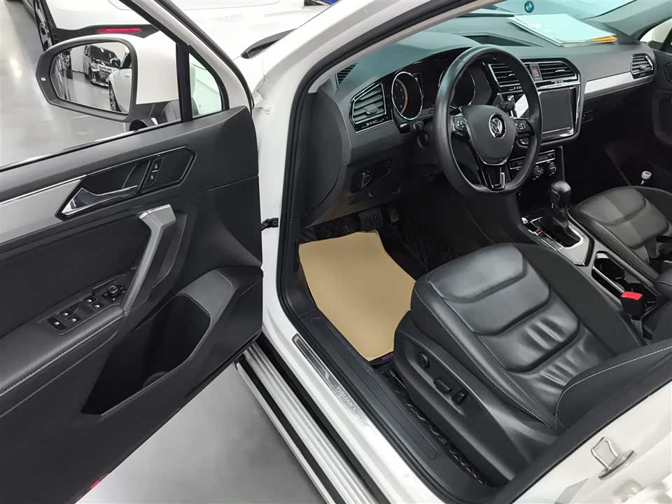 Volkswagen Tiguan L
