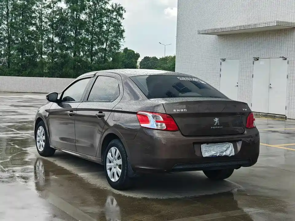 Peugeot 301