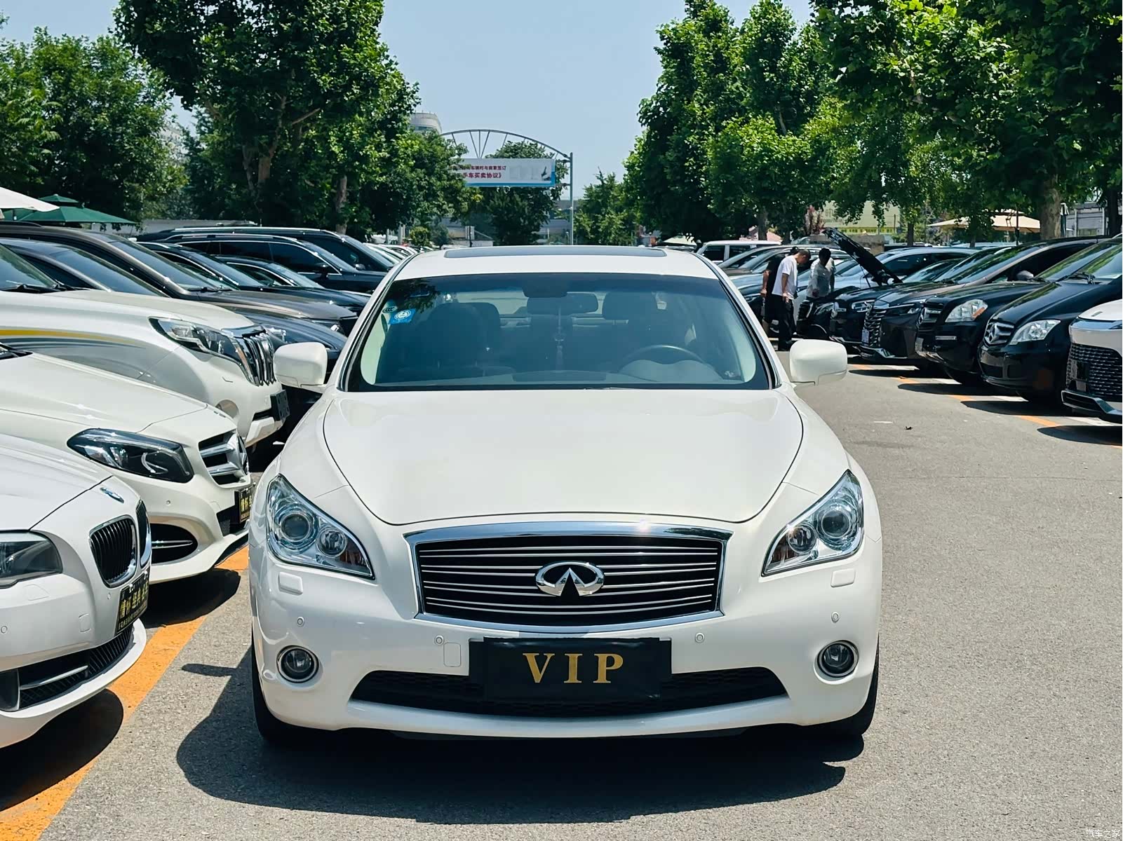 Infiniti Q70, 2015 2