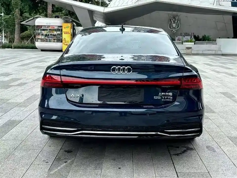 Audi A7L