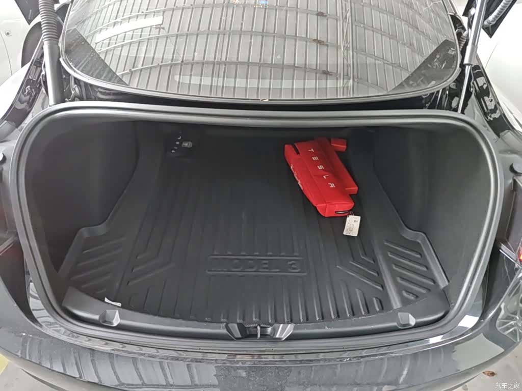 Tesla Model 3, 2023 19