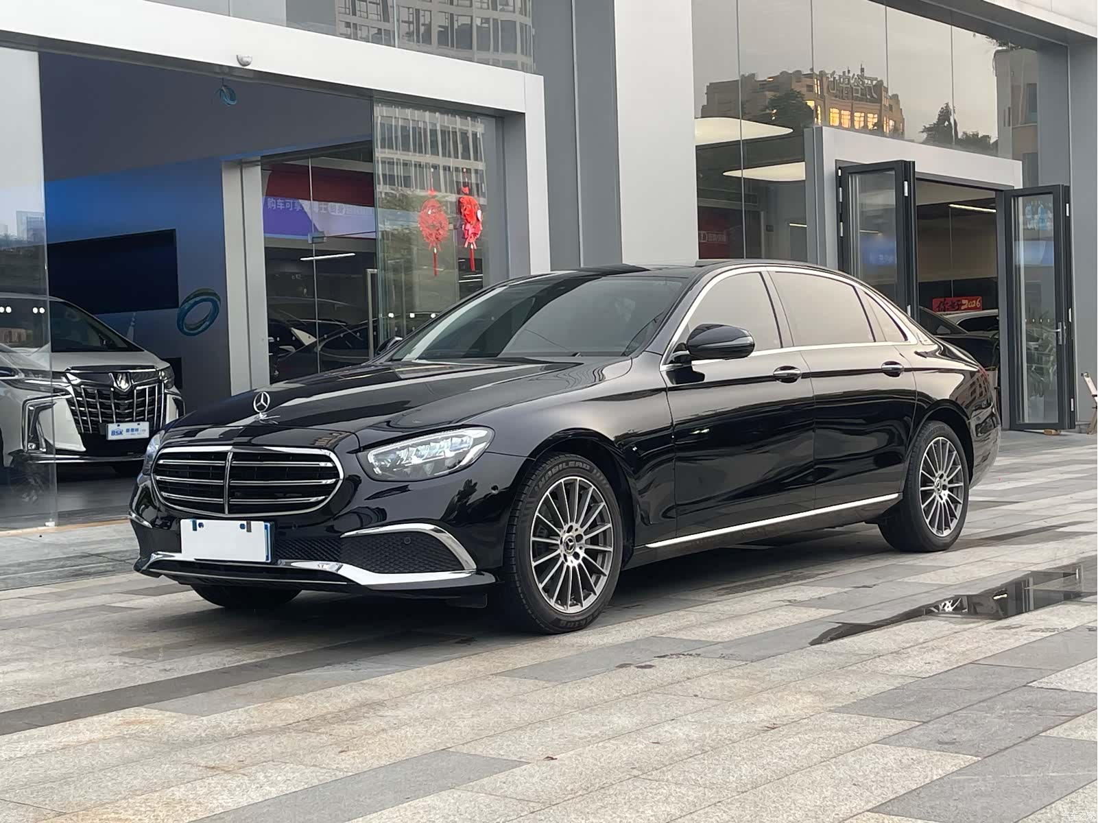 Mercedes-Benz E-Class, 2023 18