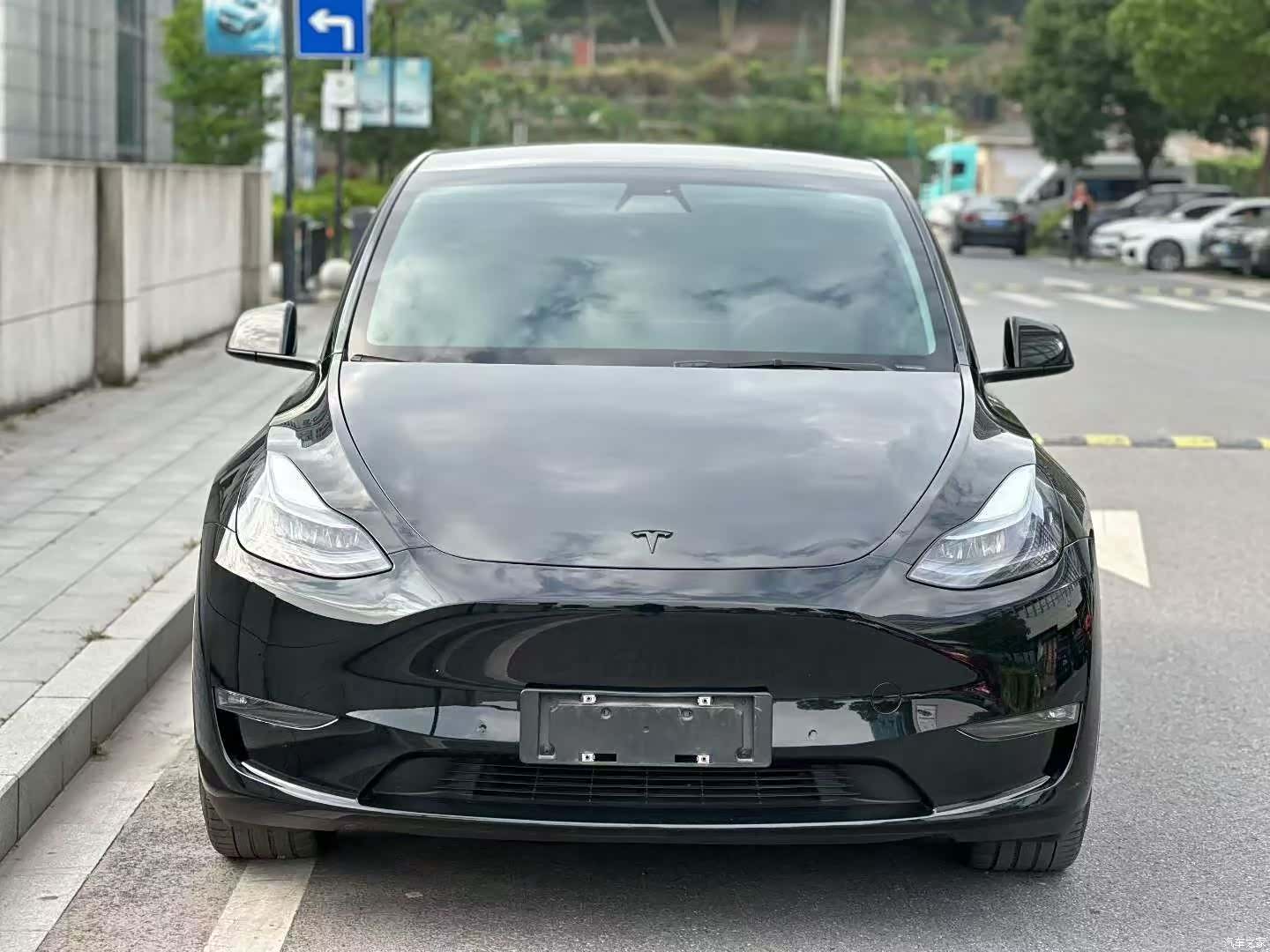 Tesla Model Y, 2021 1