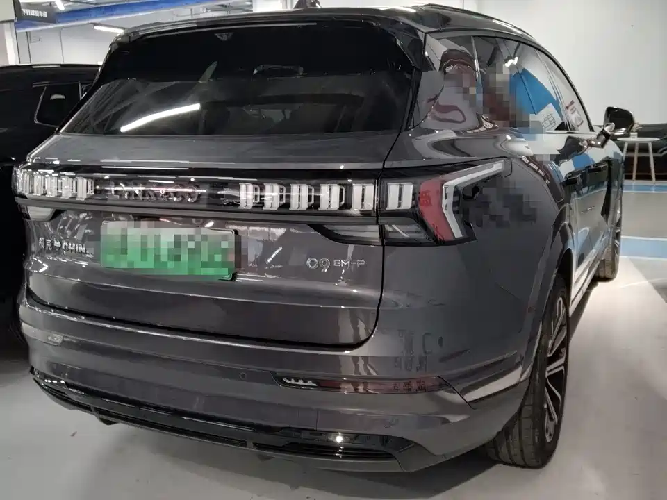 Lynk & Co 09 EM-P