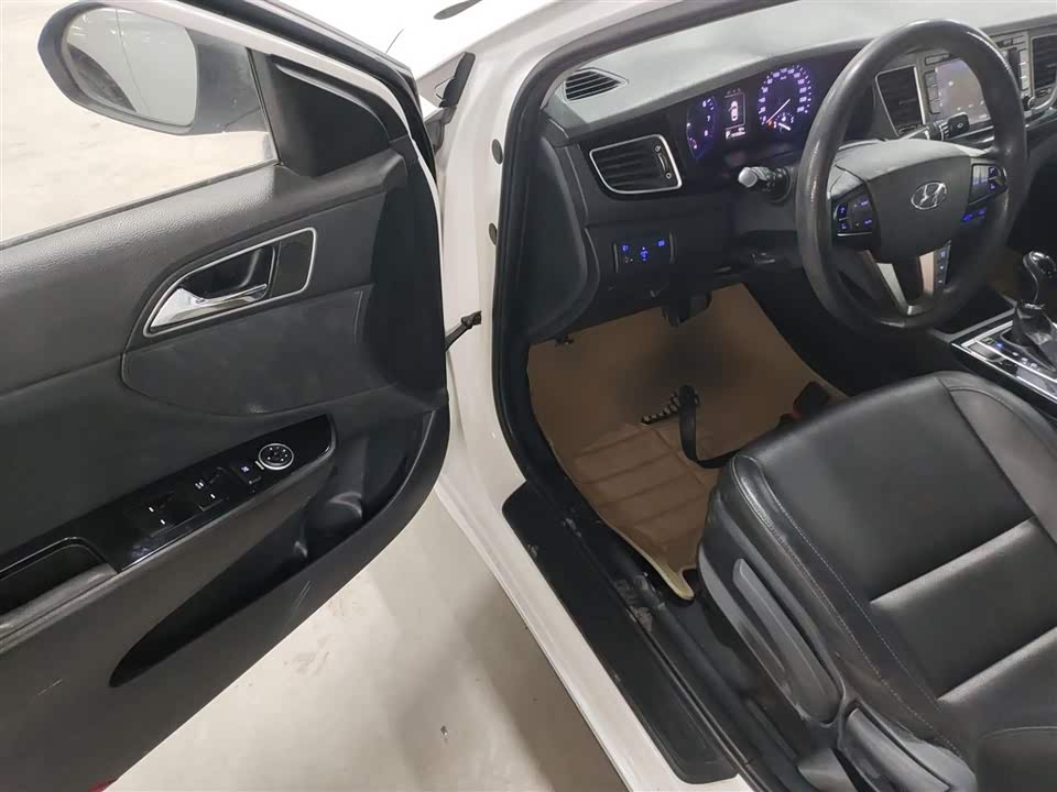 Hyundai Name picture