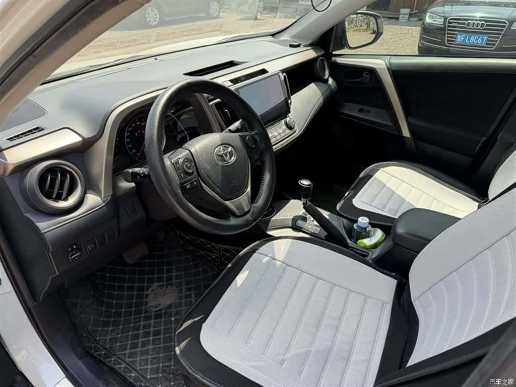 Toyota RAV4, 2016 13
