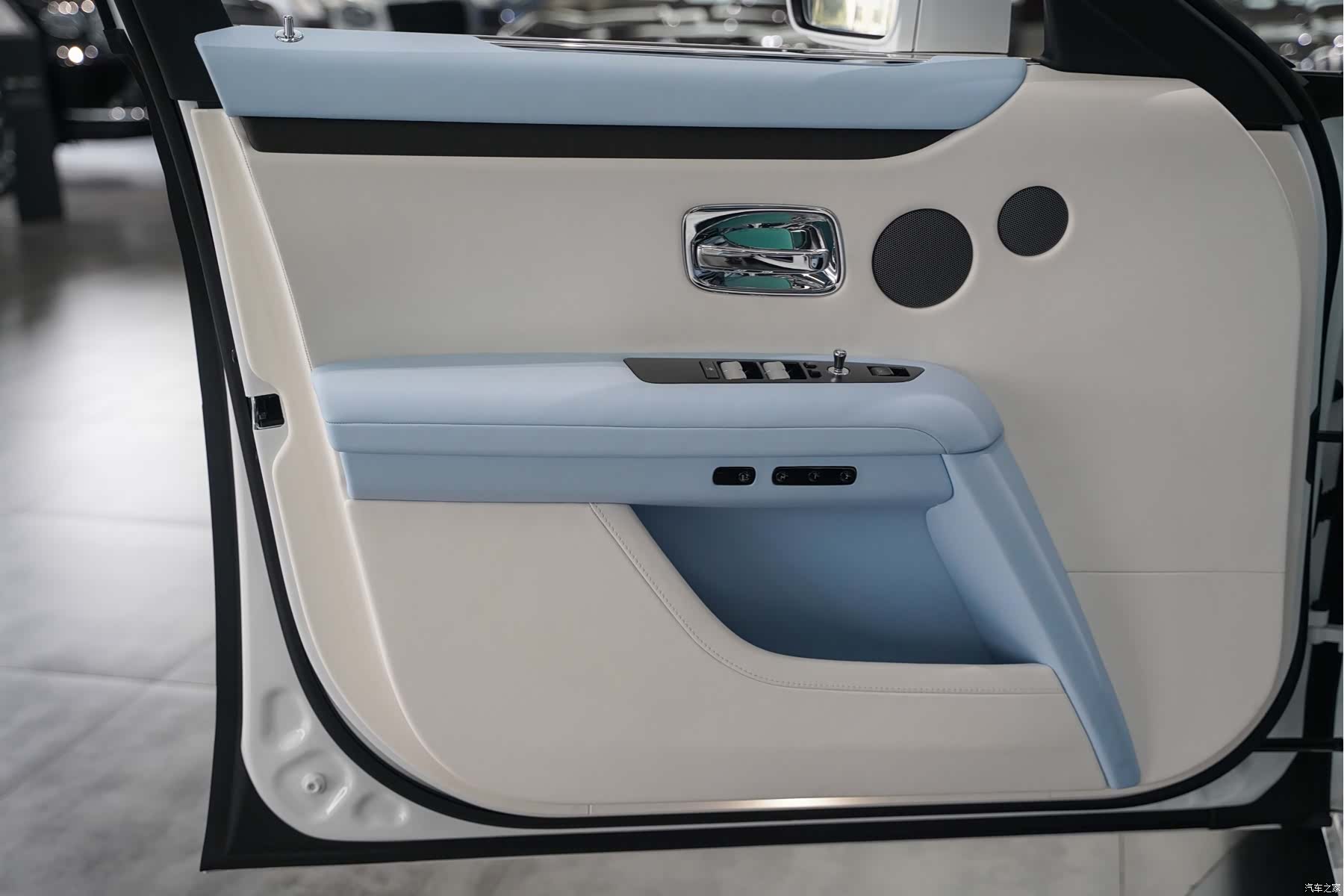 Rolls-Royce Ghost, 2025 11