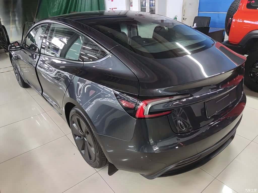 Tesla Model 3, 2025 все фото