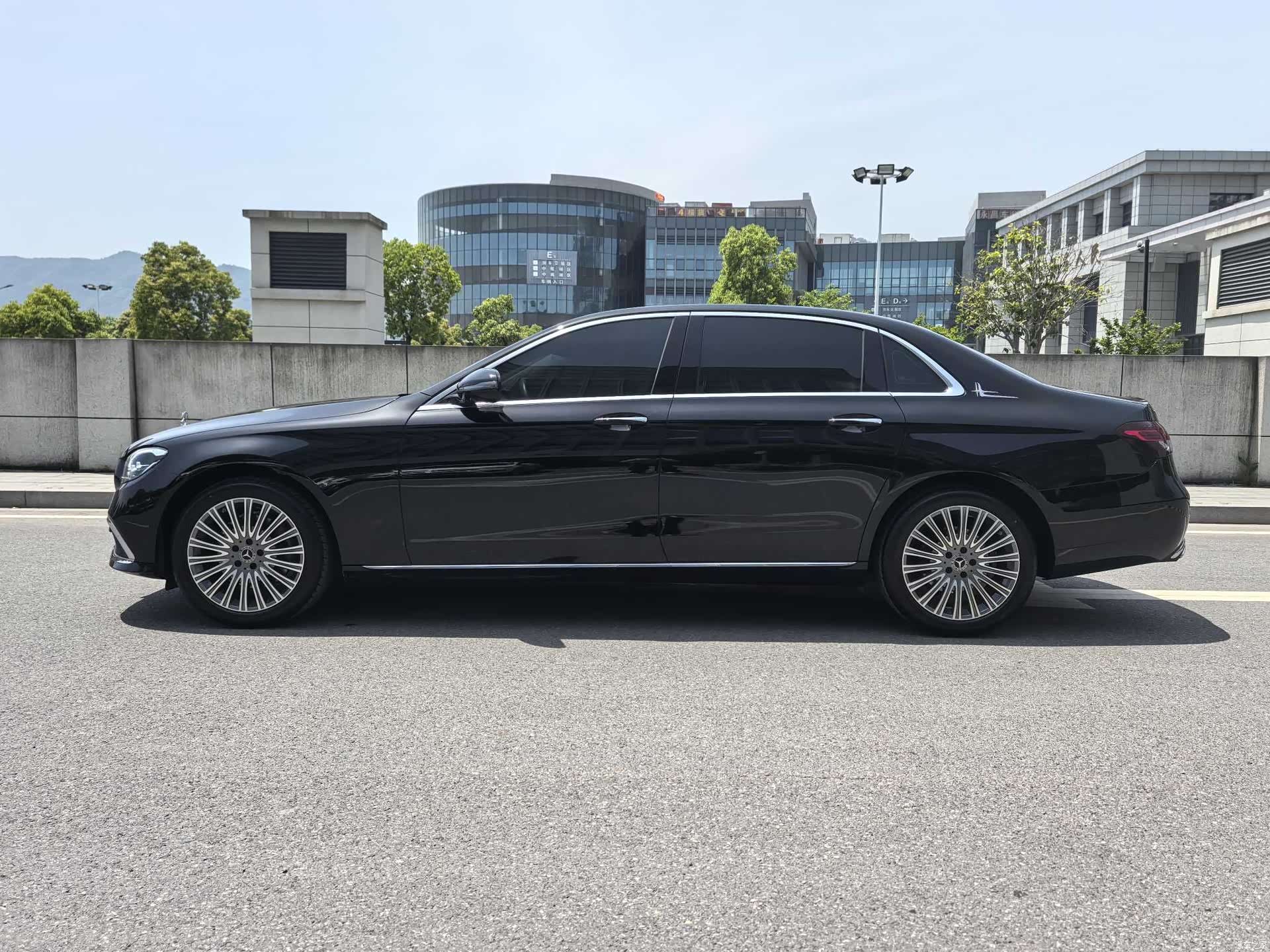Mercedes-Benz E-Class, 2023 2