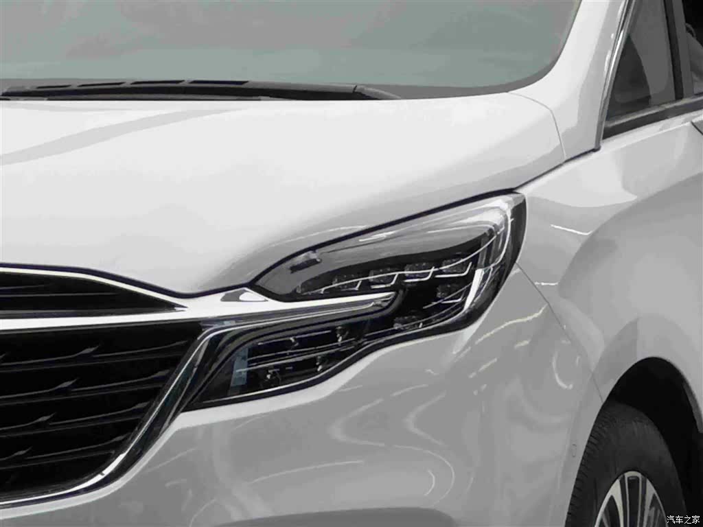 Buick GL8, 2020 3