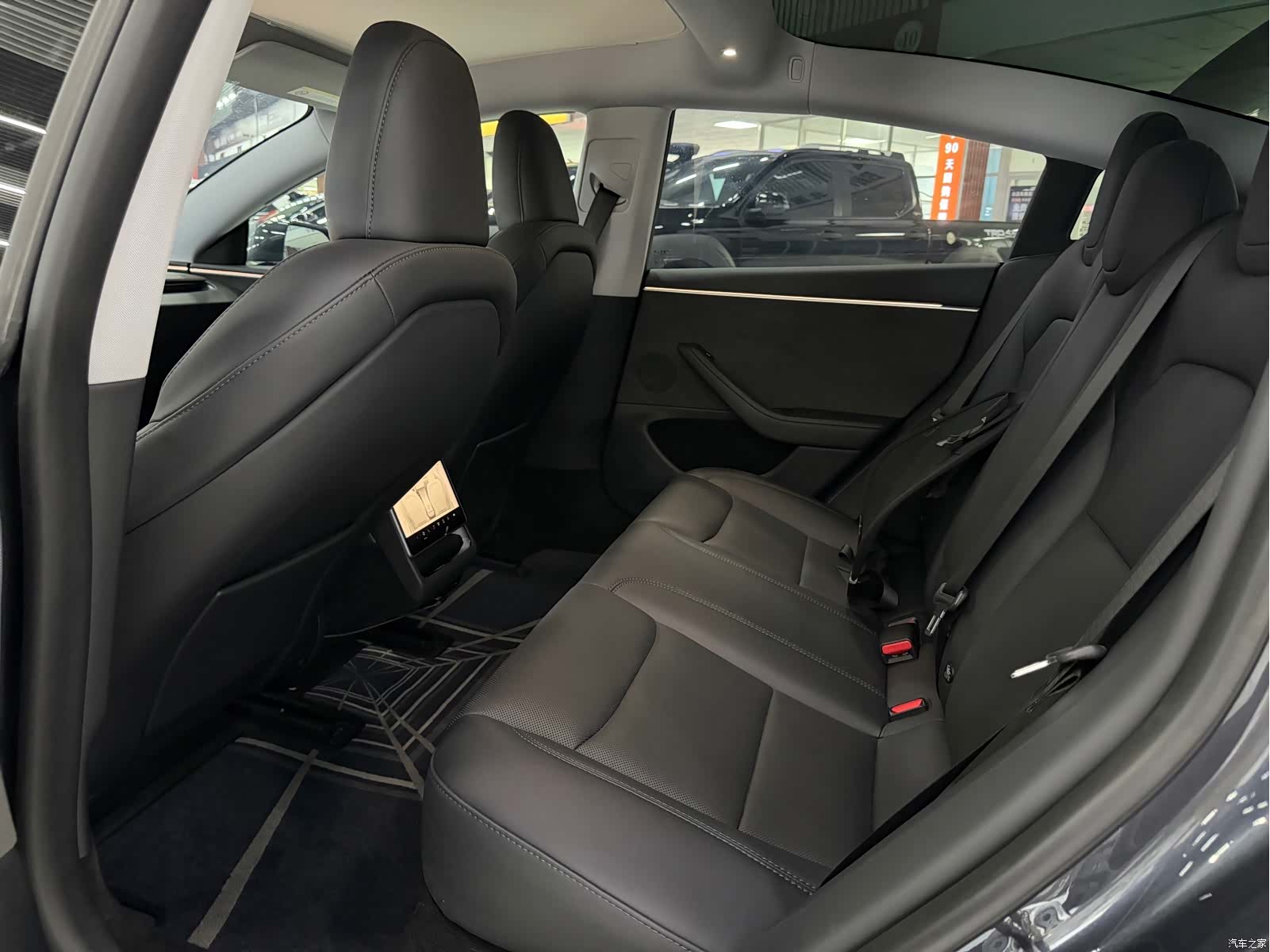 Tesla Model 3, 2024 все фото