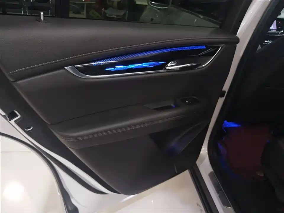 Cadillac XT6