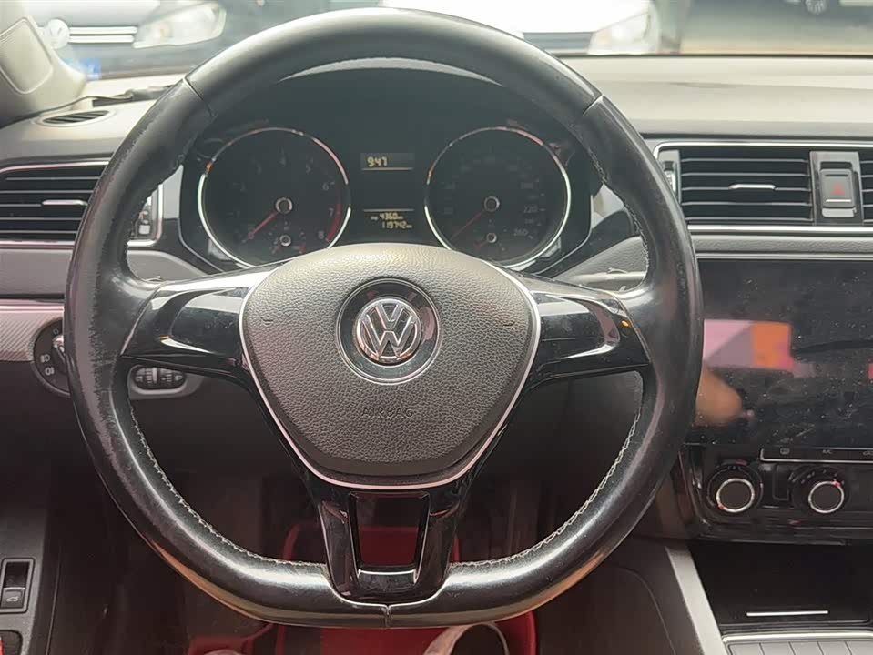 Volkswagen Sagitar