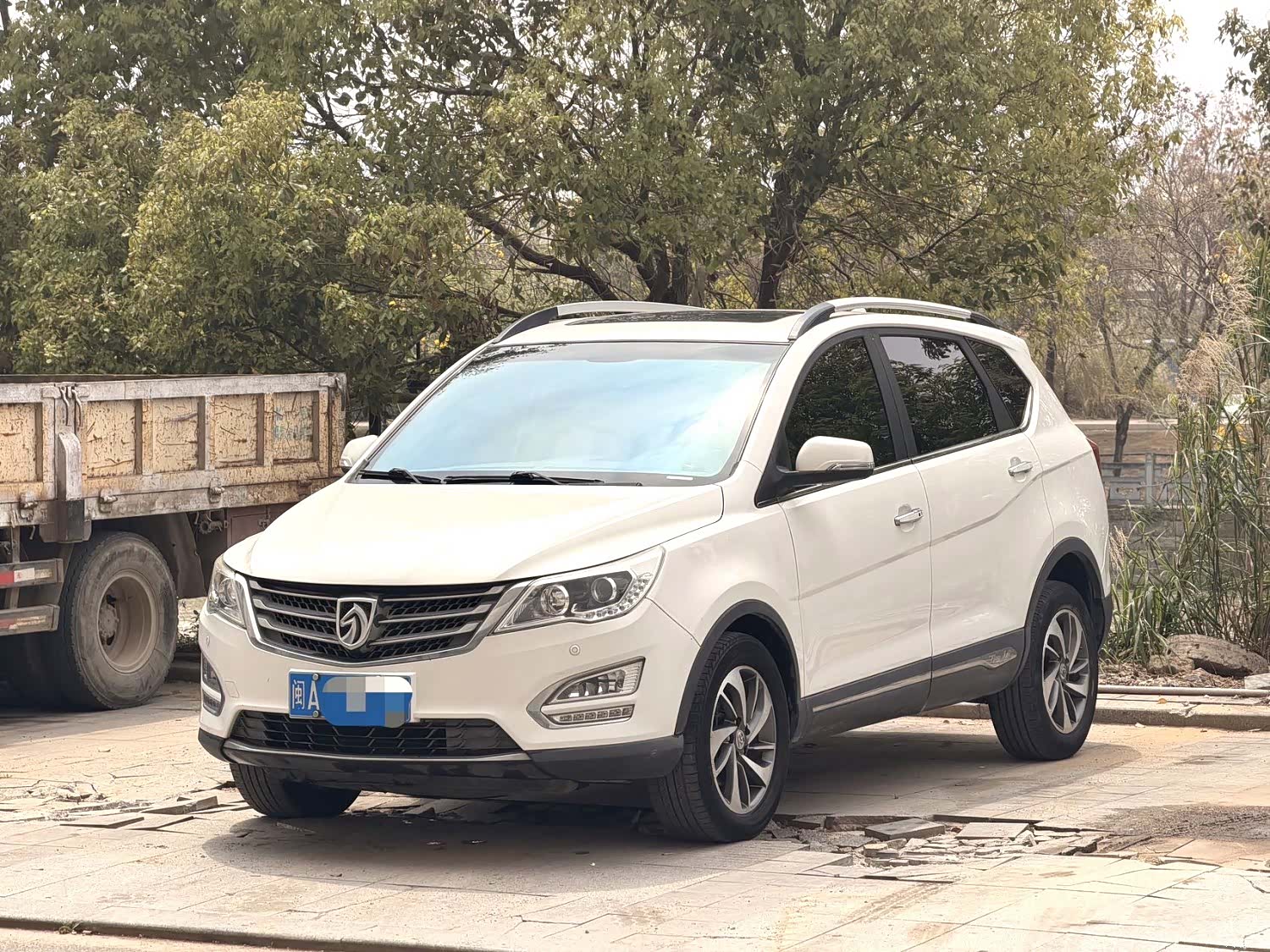 Wuling 560, 2017 1