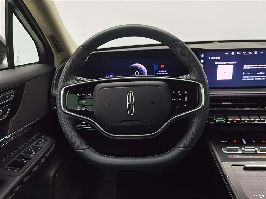 Lincoln Corsair, 2024 11