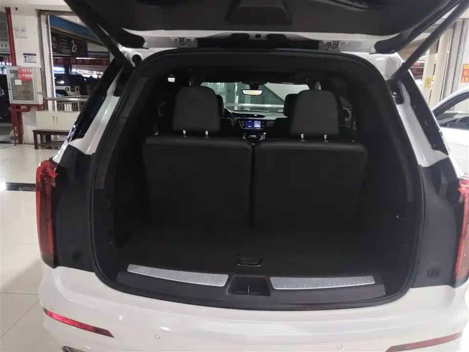 Cadillac XT6
