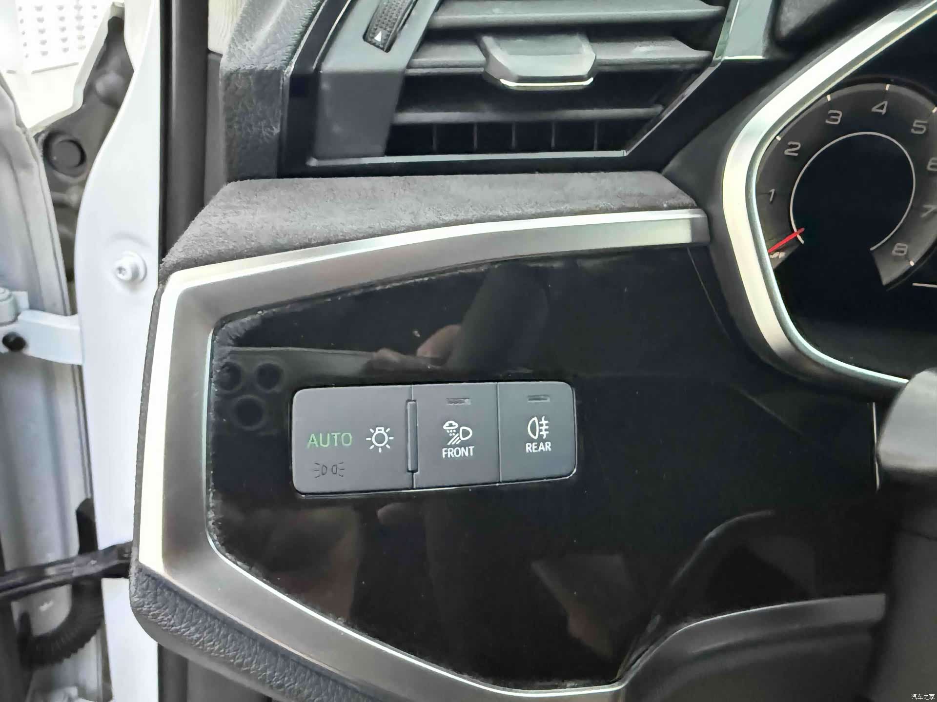 Audi Q3, 2023 10